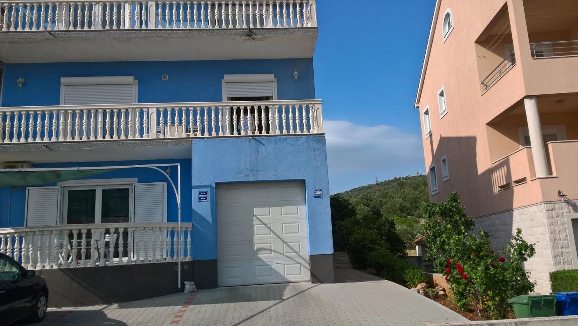 דירות Blue House שיבניק מראה חיצוני תמונה