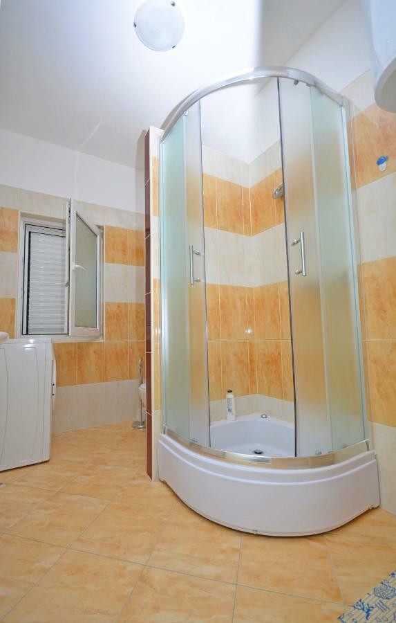 דירות Blue House שיבניק מראה חיצוני תמונה