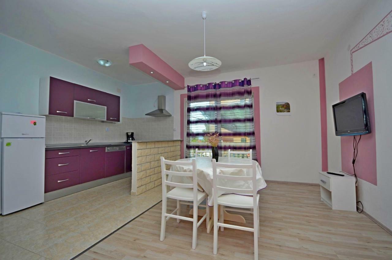 דירות Blue House שיבניק מראה חיצוני תמונה
